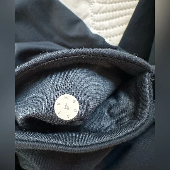 Lululemon women Navy mesh ankle Leggings size 4 - Picture 5 of 6